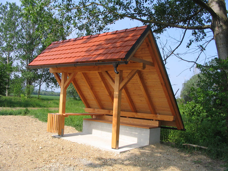 lesena-postajalisca-izdelava-cipros